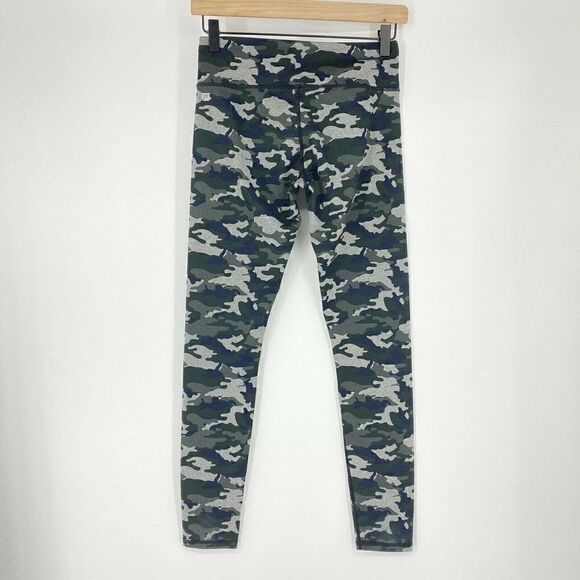 Fabletics Legging Camo Print Full Length - Picture 3 of 5